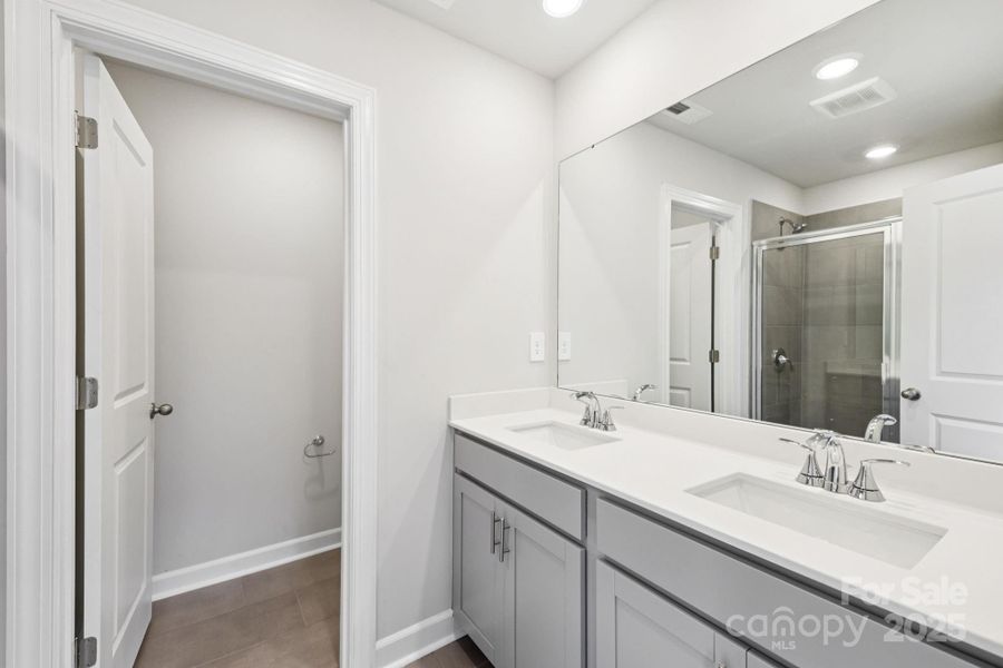 Photo is not of the actual home but is an inspirational photo of builder’s model home and may depict options, furnishings, and/or decorator features that are not included. Photo is not of the actual home but is an inspirational photo of builder’s model home and may depict options, furnishings, and/or decorator features that are not included.