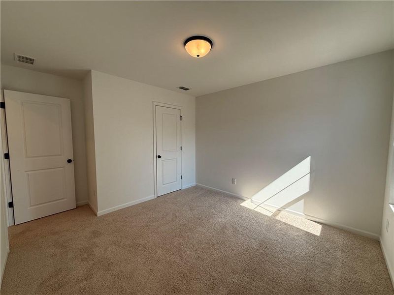 Spacious, unfurnished interior of a new home in Laurelwood, Douglasville (Image 34).
