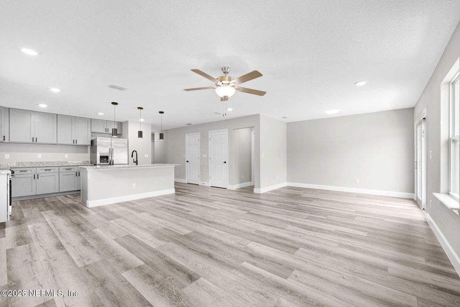 Spacious, unfurnished interior of a new home in , Jacksonville (Image 21).