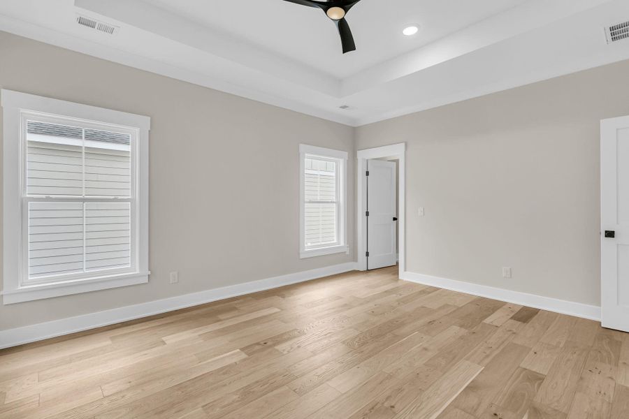 Spacious, unfurnished interior of a new home in , Charleston (Image 36).