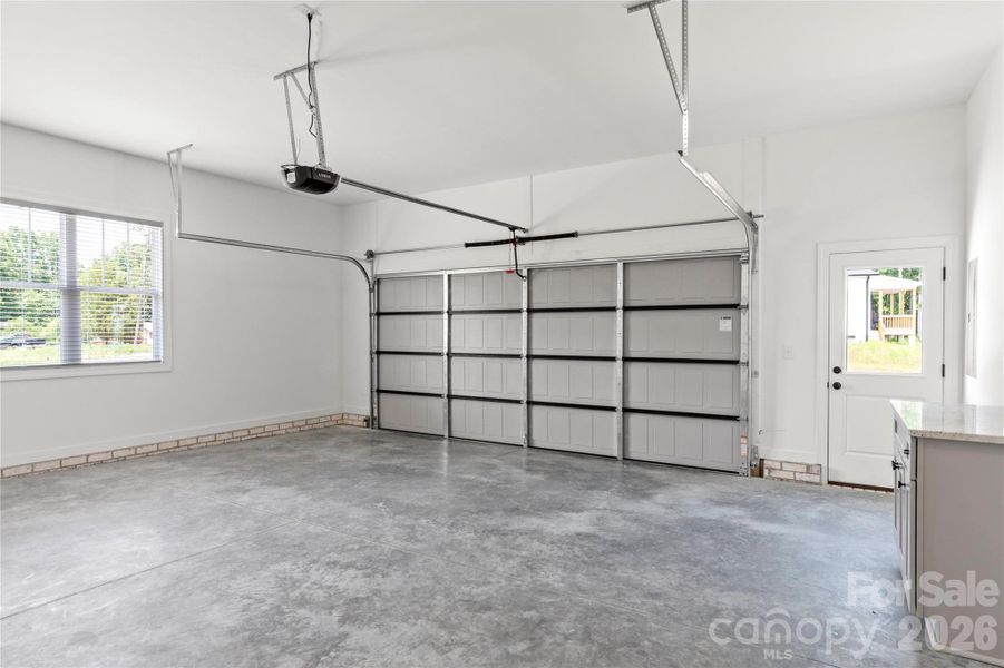 Spacious, unfurnished interior of a new home in , Lexington (Image 24).