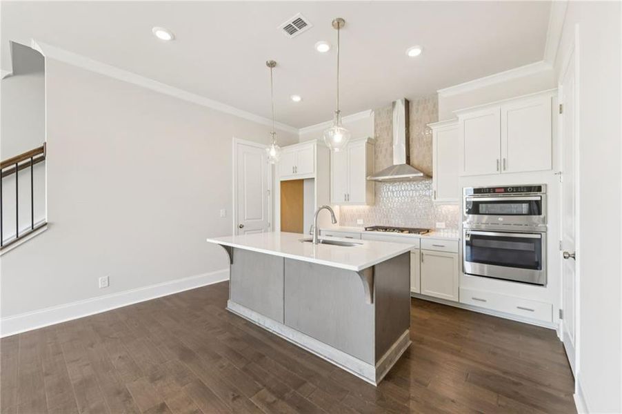 Furnished interior view inside a new home in Aberdeen, Hoschton (Image 12).