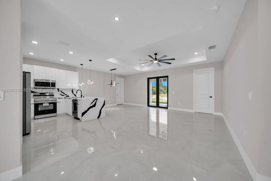 Spacious, unfurnished interior of a new home in , Lehigh Acres (Image 26).
