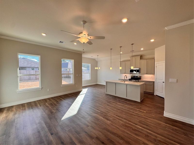 Spacious, unfurnished interior of a new home in Grand Oaks Reserve, Cleveland (Image 15). Spacious, unfurnished interior of a new home in Grand Oaks Reserve, Cleveland (Image 15).