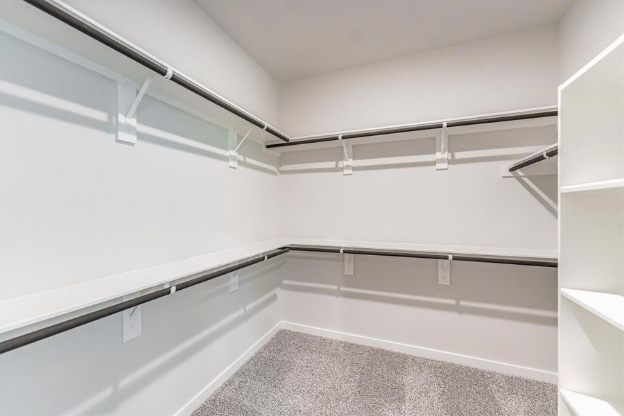 Spacious, unfurnished interior of a new home in Deer Pines, Conroe (Image 41).