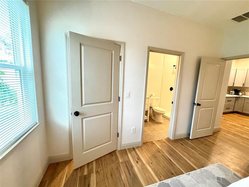 Spacious, unfurnished interior of a new home in , Ocala (Image 22).