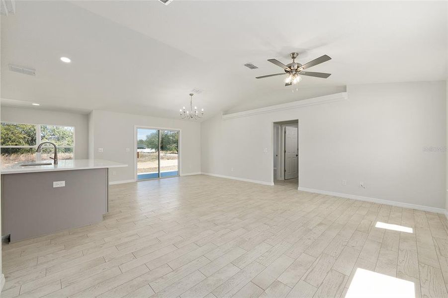 Spacious, unfurnished interior of a new home in , Ocala (Image 15).
