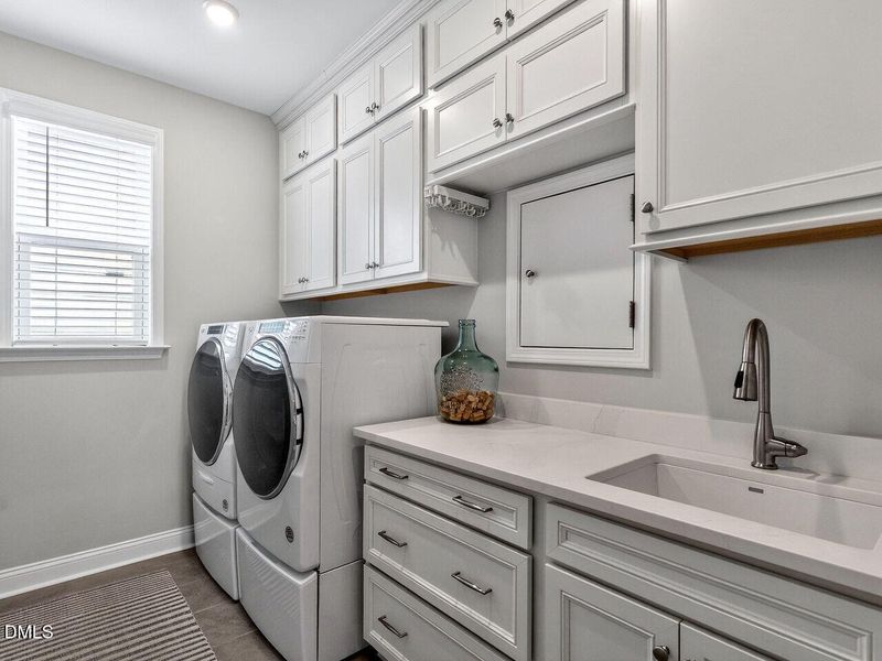 021-1280x960-laundry-room 021-1280x960-laundry-room