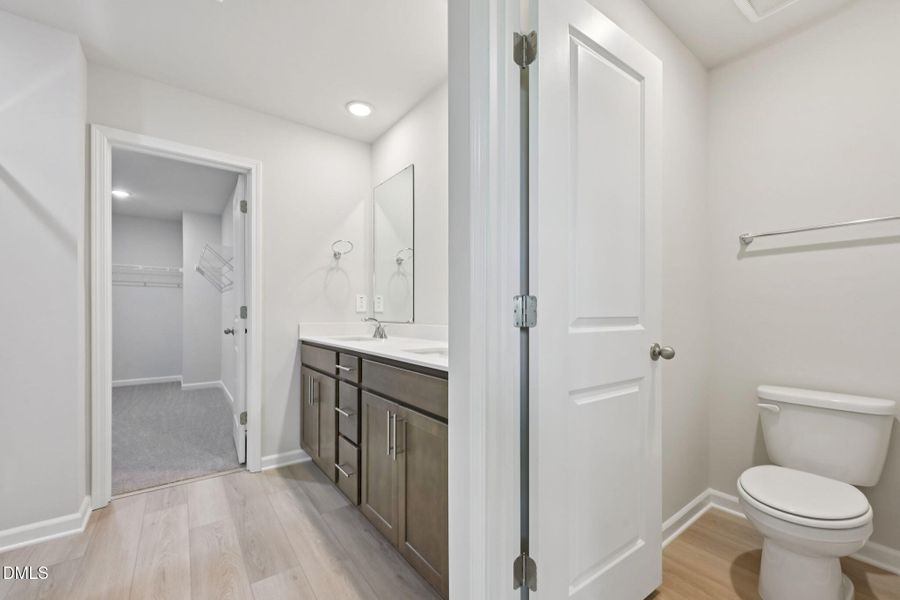 33-web-or-mls-Oak Manor - Raleigh - 716