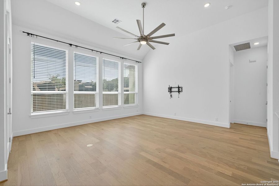 Spacious, unfurnished interior of a new home in Front Gate in Fair Oaks Ranch, Fair Oaks Ranch (Image 41). Spacious, unfurnished interior of a new home in Front Gate in Fair Oaks Ranch, Fair Oaks Ranch (Image 41).