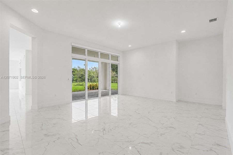 Spacious, unfurnished interior of a new home in , Davie (Image 24).