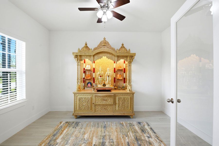 Furnished interior view inside a new home in Massey Oaks, Pearland (Image 18).