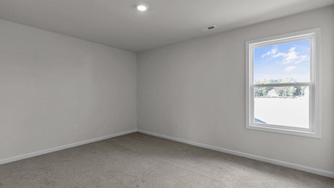 Spacious, unfurnished interior of a new home in Eagle Creek, Fuquay Varina (Image 33).