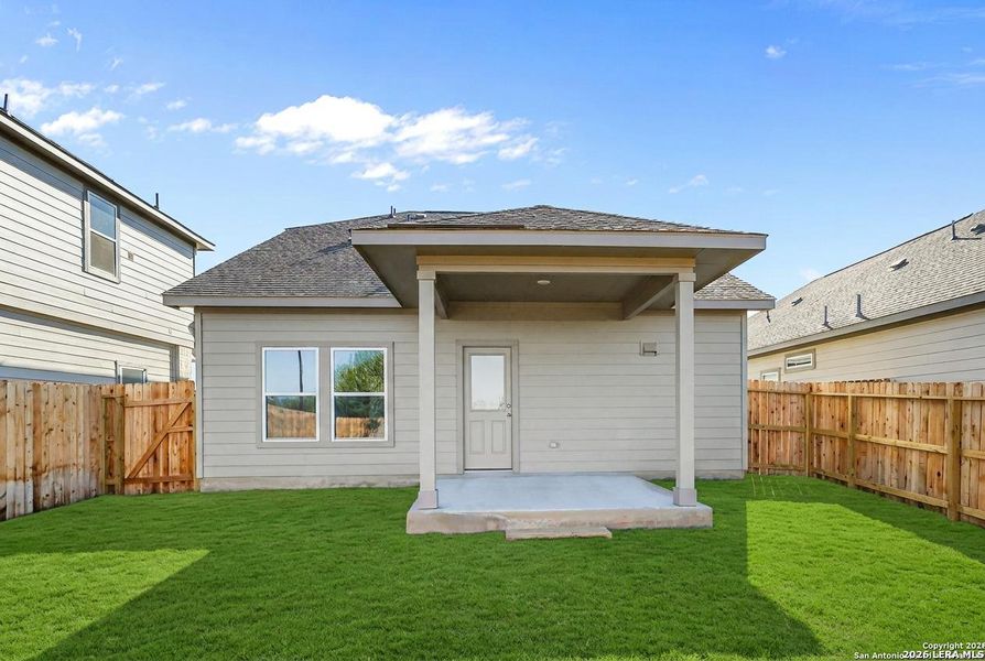 Exterior details and patio area of a home in Garden Grove, San Antonio (Image 4).