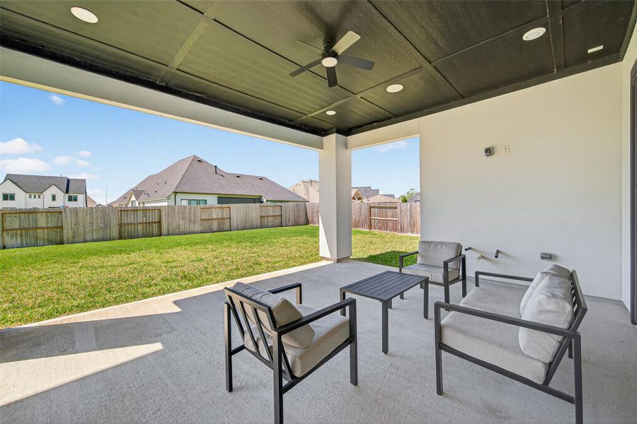 Exterior details and patio area of a home in , Missouri City (Image 30).