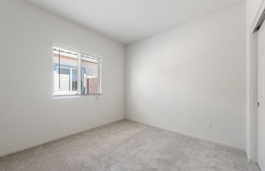 Spacious, unfurnished interior of a new home in Copper Falls, Buckeye (Image 15).