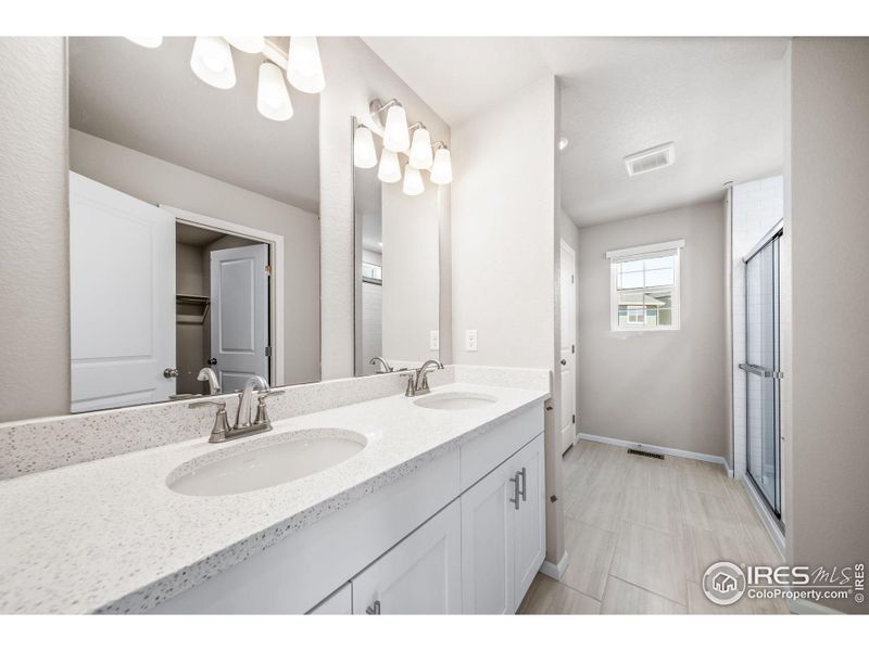 Furnished interior view inside a new home in Thompson River Ranch, Johnstown (Image 9).