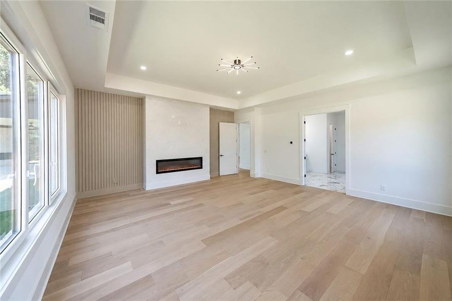 Spacious, unfurnished interior of a new home in , Auburn (Image 6).