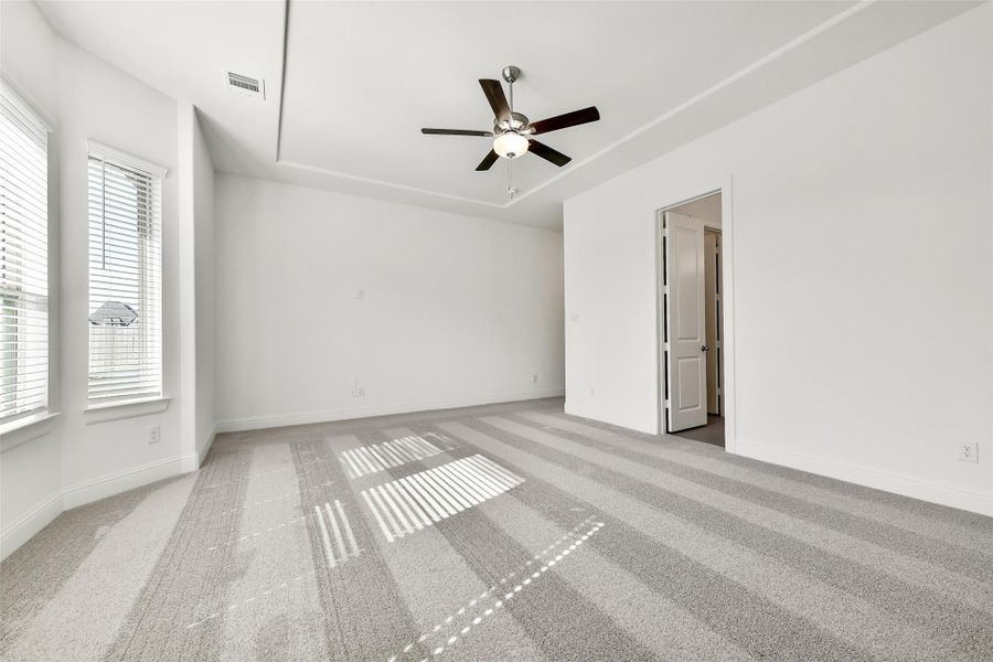 Spacious, unfurnished interior of a new home in , Manvel (Image 42).