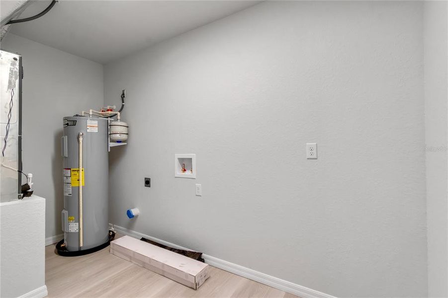 Spacious, unfurnished interior of a new home in , Williston (Image 20).