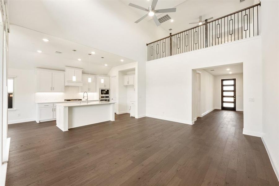 Spacious, unfurnished interior of a new home in Creekview Meadows, Pilot Point (Image 32).