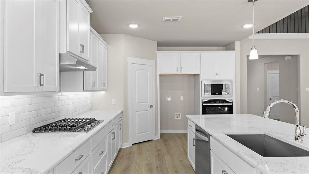 09. 2106 Sunnymede - Kitchen (3) 09. 2106 Sunnymede - Kitchen (3)