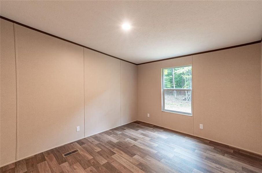 Spacious, unfurnished interior of a new home in , Dahlonega (Image 26).