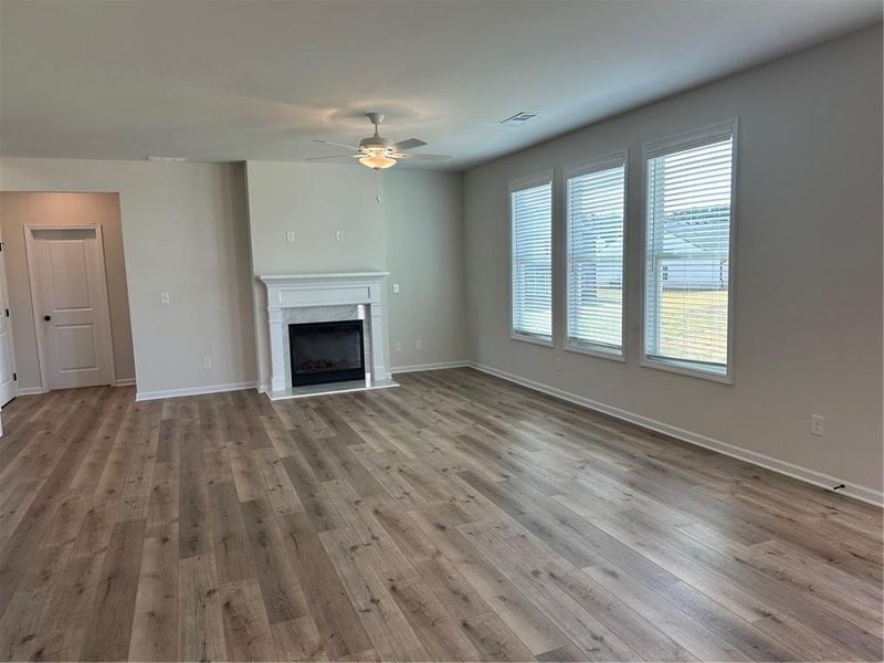 Spacious, unfurnished interior of a new home in Beckett Ranch, Auburn (Image 21).