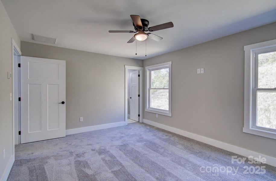 Spacious, unfurnished interior of a new home in , Asheville (Image 14).