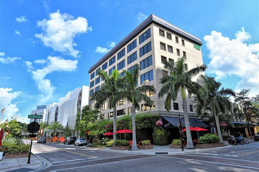 Condo located in Sarasota, FL showcasing its design and architecture (Image 36). Condo located in Sarasota, FL showcasing its design and architecture (Image 36).