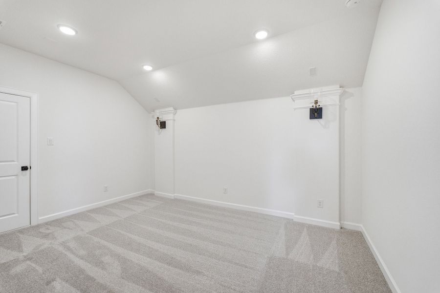 Spacious, unfurnished interior of a new home in Green Meadows, Celina (Image 53).