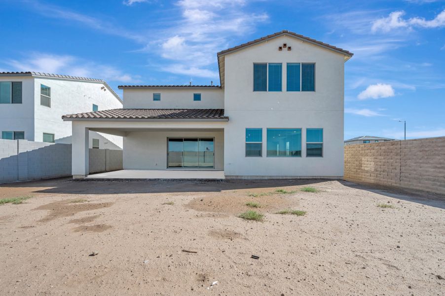 Exterior details and patio area of a home in Terraza, San Tan Valley (Image 20).
