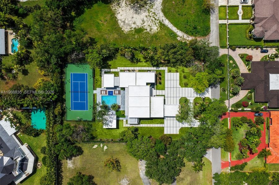 Community amenities in , Miami (Image 34).