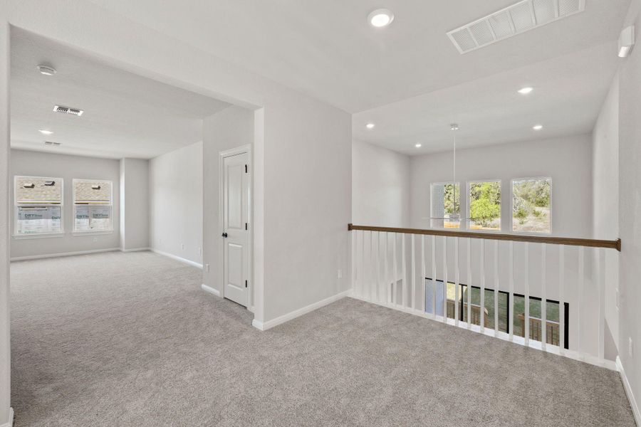 Representative images and renderings are for illustrative purposes. Actual structural options and design finishes of home may vary.