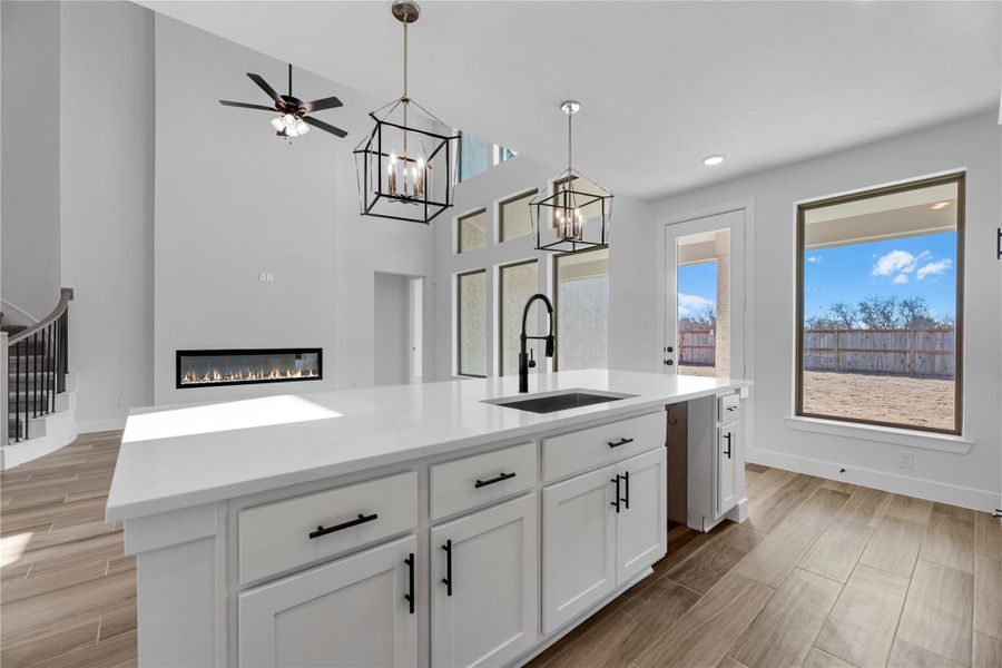 Representative image. Features, selections and colors may vary.