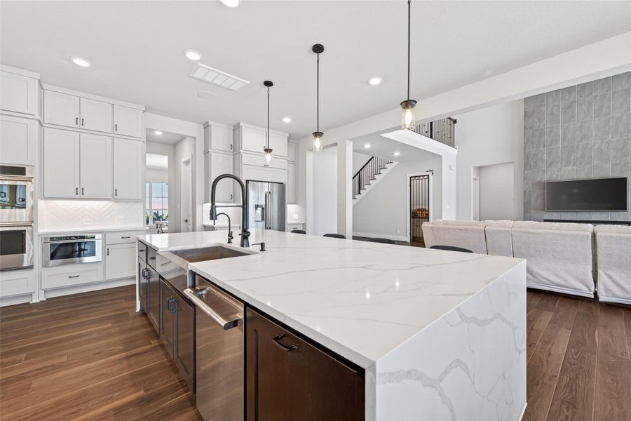Furnished interior view inside a new home in , Missouri City (Image 10).