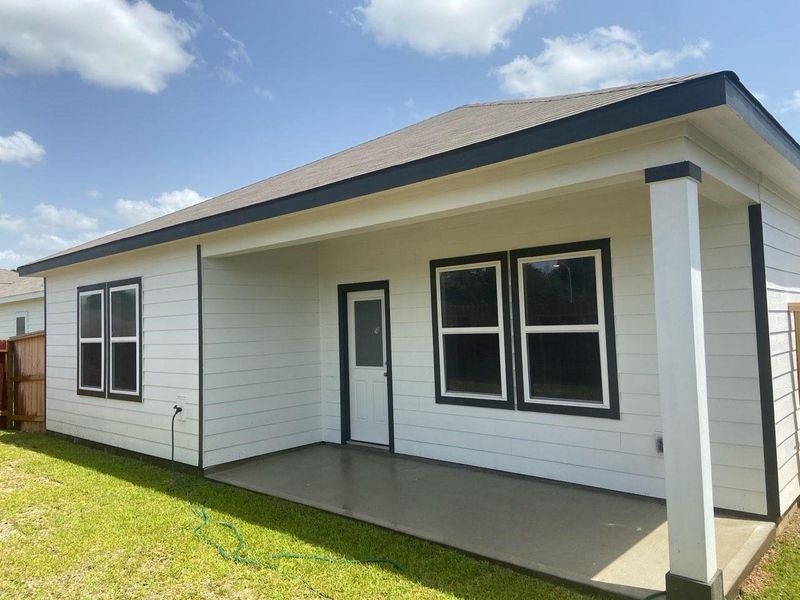 Exterior details and patio area of a home in Williams Landing, Waller (Image 3).
