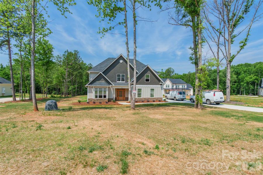 Image 4 of a home in .