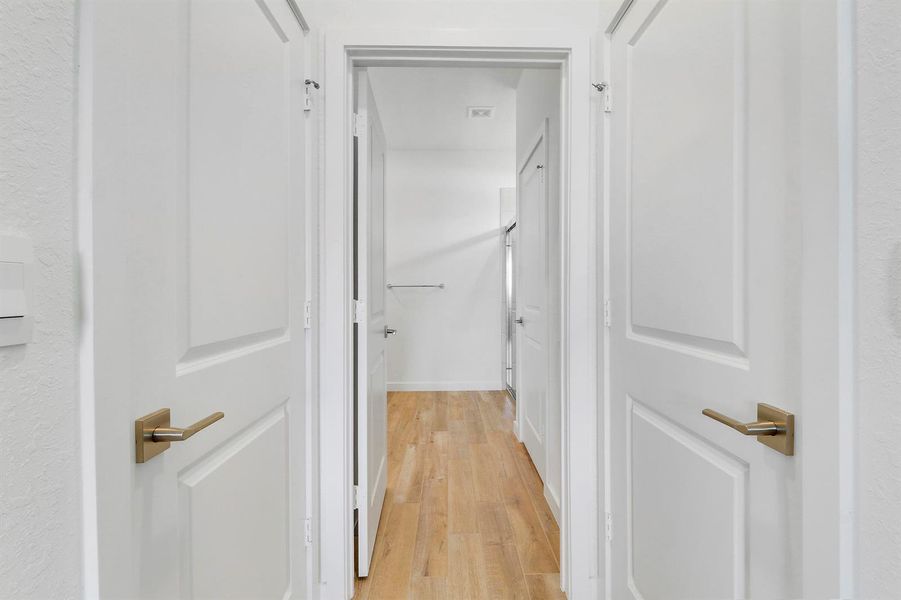 2 Walk in Closets 2 Walk in Closets