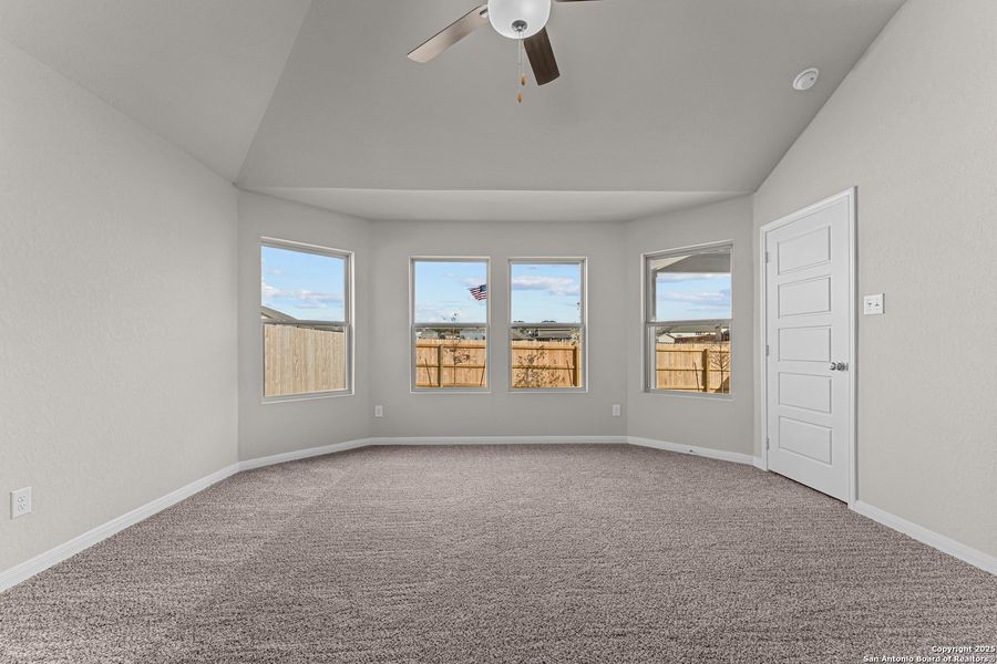 Spacious, unfurnished interior of a new home in Greenspoint Heights, Seguin (Image 30).