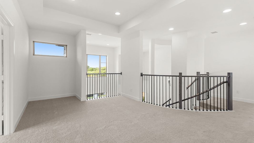 Spacious, unfurnished interior of a new home in Lakes of Cane Island, Katy (Image 15).