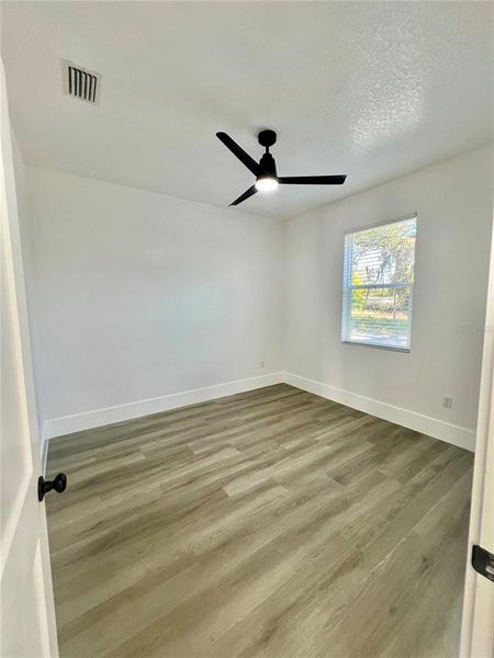 Spacious, unfurnished interior of a new home in , Tampa (Image 25).