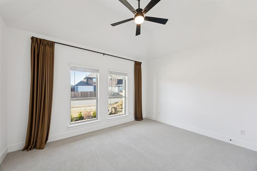 Spacious, unfurnished interior of a new home in Birdsong, Mansfield (Image 22).