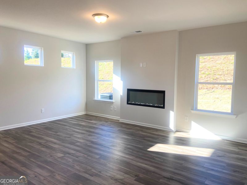Spacious, unfurnished interior of a new home in Trellis Park, Hampton (Image 19).