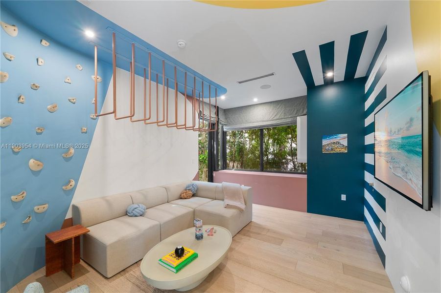 Furnished interior view inside a new home in , Miami Beach (Image 57).