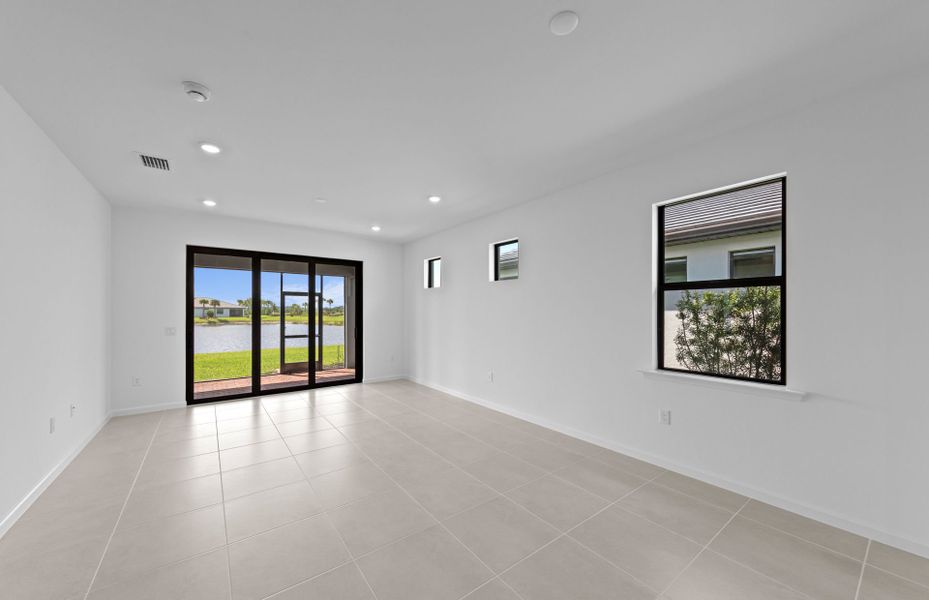 Spacious, unfurnished interior of a new home in Del Webb Naples, Ave Maria (Image 15).