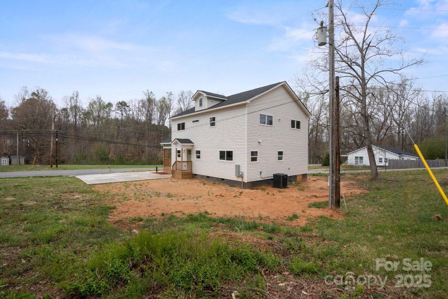 Front exterior of a new home in , Cherryville, NC, highlighting curb appeal (Image 25).