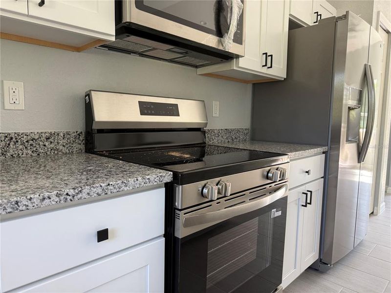 Furnished interior view inside a new home in , Ocklawaha (Image 7).