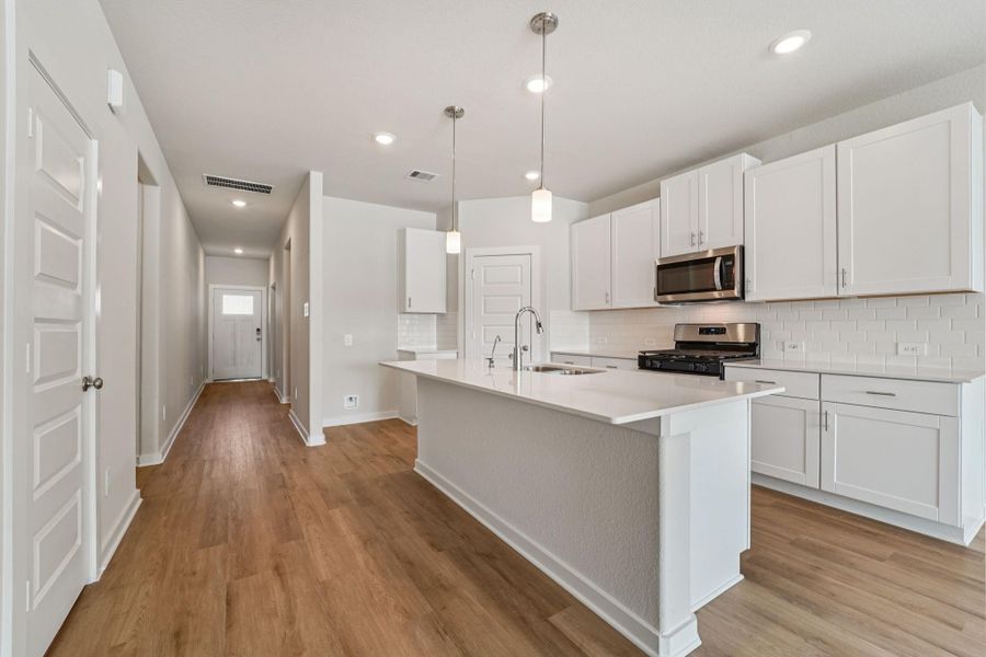 Photo is not of the actual home, but is an inspirational photo of builder’s model home and may depict options, furnishings, and/or decorator features that are not included Photo is not of the actual home, but is an inspirational photo of builder’s model home and may depict options, furnishings, and/or decorator features that are not included