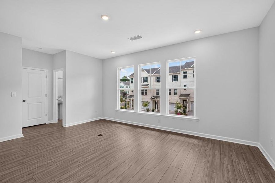 Spacious, unfurnished interior of a new home in Somerset at Veterans Memorial, Mableton (Image 37).